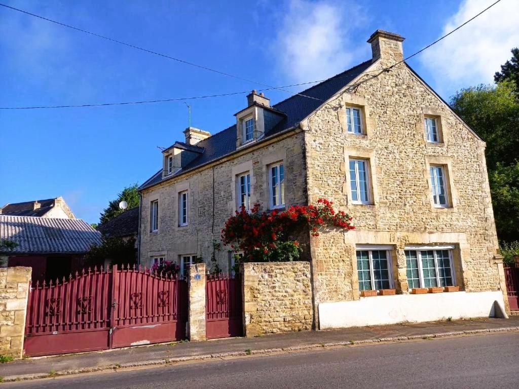 Chambres D'Hotes De Charme Entre Bayeux Et Les Plages Du Debarquement Sommervieu Exteriör bild